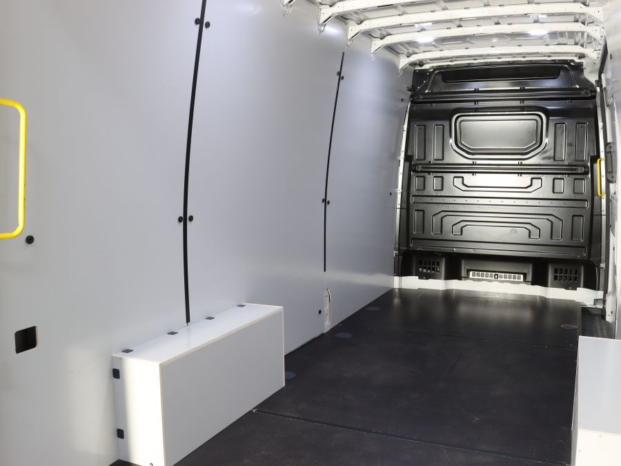 Aménagement bois pour véhicule utilitaire VOLKSWAGEN CRAFTER 2017